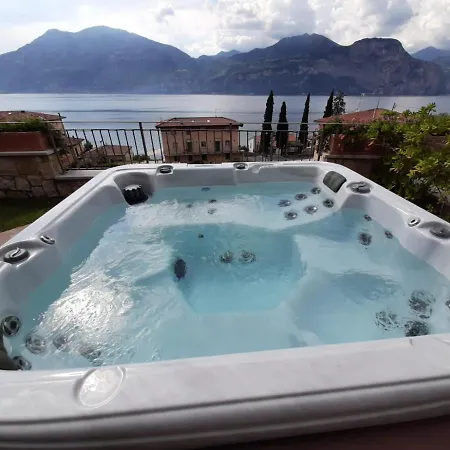 Ferienhaus Bmp Deluxe 2 Jacuzzi Riscaldata Privata Vista Di Garda *