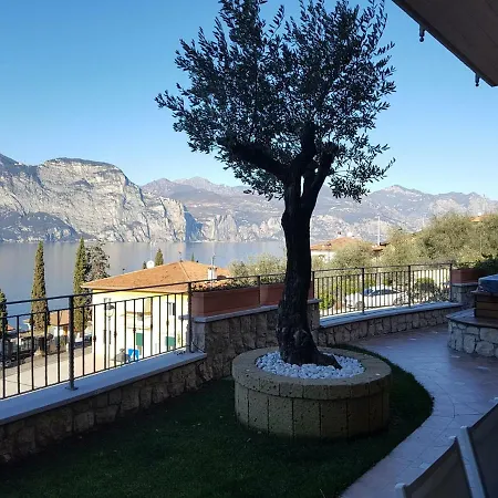 Bmp Deluxe 2 Jacuzzi Riscaldata Privata Vista Di Garda Ferienhaus *