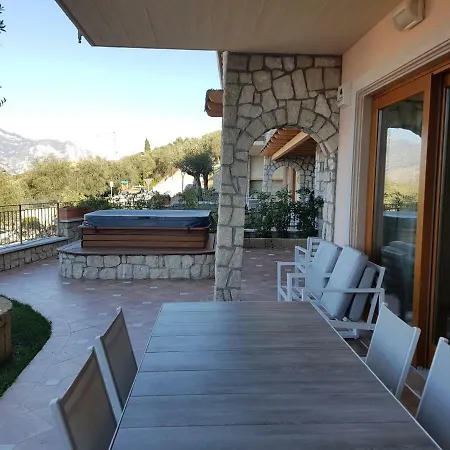 Bmp Deluxe 2 Jacuzzi Riscaldata Privata Vista Di Garda * Brenzone sul Garda