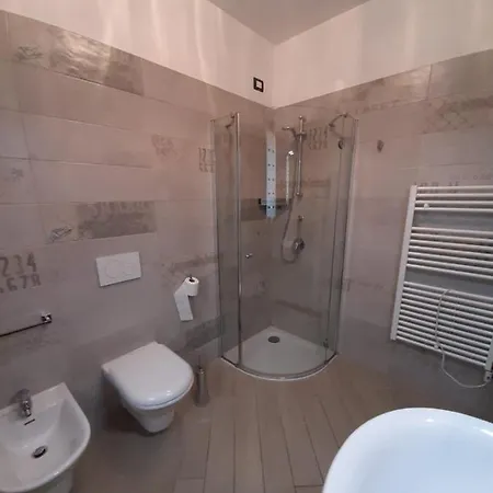 Bmp Deluxe 2 Jacuzzi Riscaldata Privata Vista Di Garda 布雷佐内加尔达