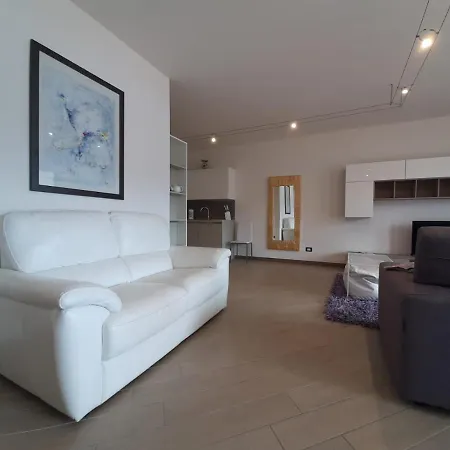 Bmp Deluxe 2 Jacuzzi Riscaldata Privata Vista Di Garda בית נופש