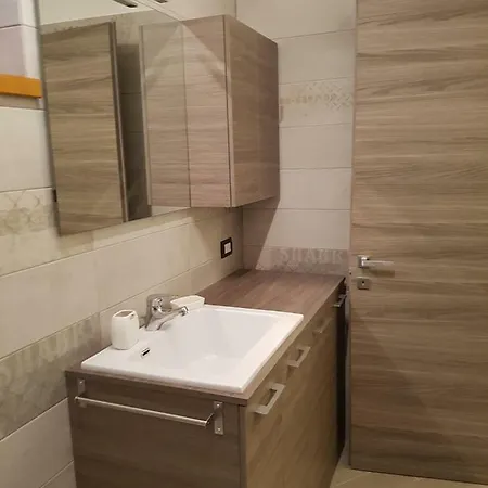 Bmp Deluxe 2 Jacuzzi Riscaldata Privata Vista Di Garda 度假居