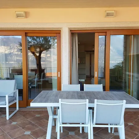 Bmp Deluxe 2 Jacuzzi Riscaldata Privata Vista Di Garda
