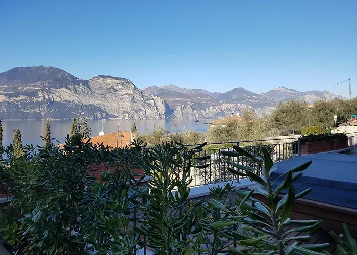 Deluxe 2 Con Vasca Idromassaggio Vista Di Garda, Riscaldata, Privata E Utilizzabile Tutto L'anno Casa vacanze