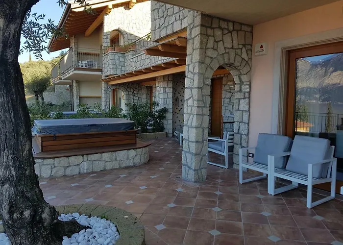 Bmp Deluxe 2 Jacuzzi Riscaldata Privata Vista Di Garda * Brenzone sul Garda