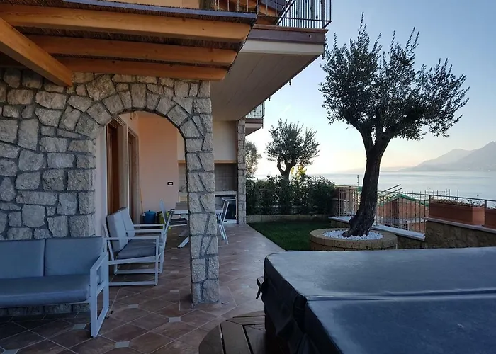 Bmp Deluxe 2 Jacuzzi Riscaldata Privata Vista Di Garda Brenzone sul Garda