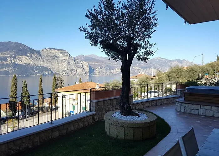 Bmp Deluxe 2 Jacuzzi Riscaldata Privata Vista Di Garda Σπίτι διακοπών *